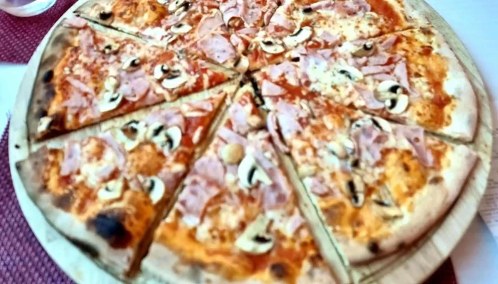 Pizzeria Nel Forno -  Pizza - Ke Kopanině 421