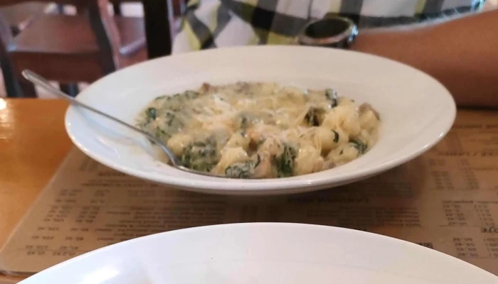 Pizzeria Pietro Ristorante -  Katalog - Nám. 9. Května 18