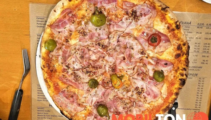 Pizzeria Pietro Ristorante -  Pizza - Nám. 9. Května 18