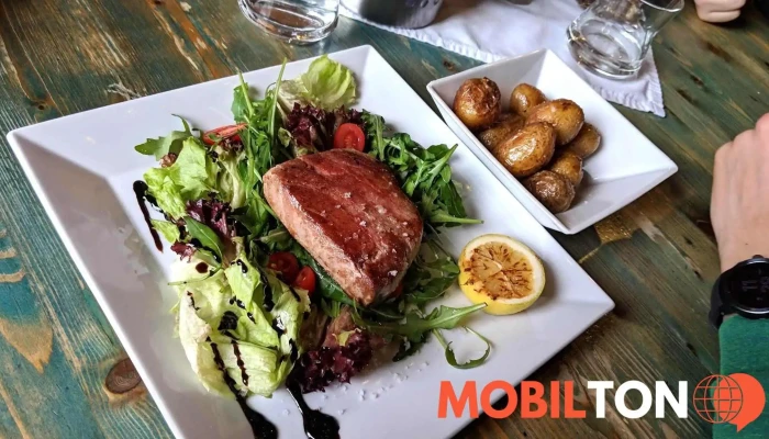 Pizzeria Ristorante Atollo Jidlo A Piti - Mariánská 285