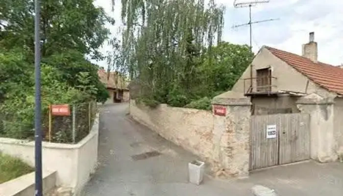 Pizzerie U Kouzelnikalibeznice Street View A 360deg - Mírové Nám. 44