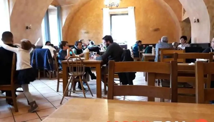Pizzerie U Kouzelnikalibeznice Vzhled A Atmosfera - Mírové Nám. 44