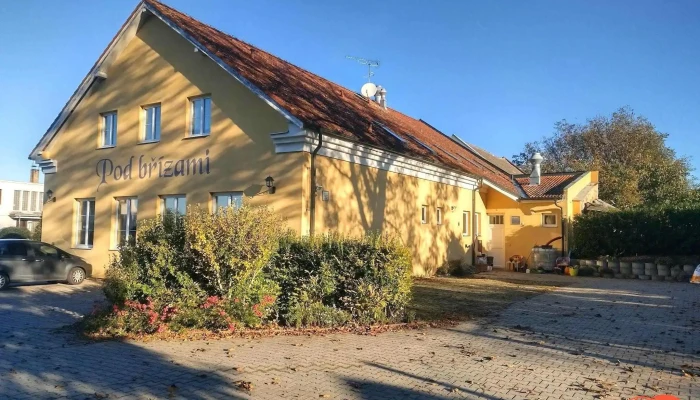 Pod Brizami Od Hostu - Mělnická 153
