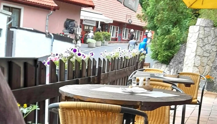 Pod Hradem -  Katalog - Karlštejn