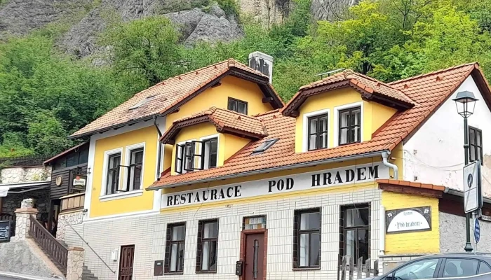 Pod Hradem -  Restaurace - Karlštejn