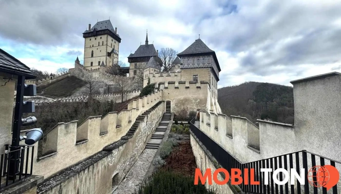 Pod Hradem -  Statni Hrad Karlstejn - Karlštejn