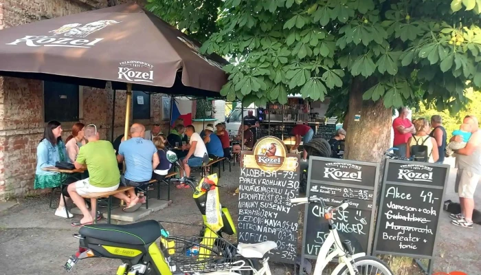 Pod Kastany Food Truck Od Vlastnika - Kostomlatského Sady