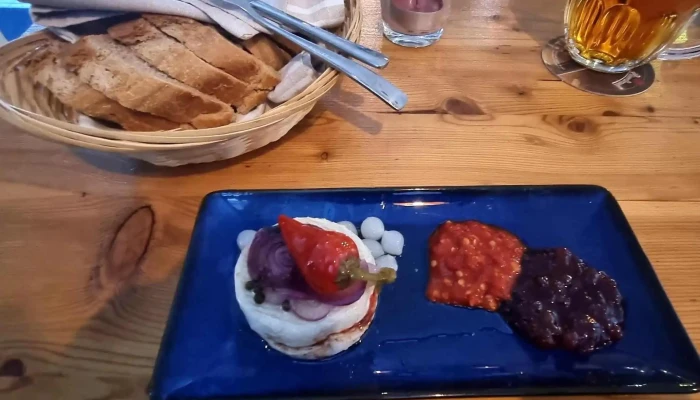 Podloubi Mnisek Restaurace - 5. Května