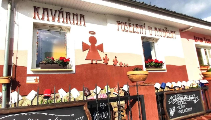 Posezeni U Andelky Kavarna čajovna - Masarykova 38
