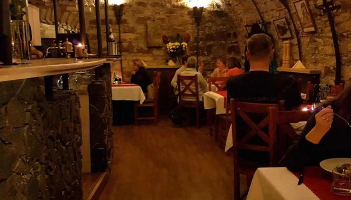 Radnicni Sklipek Vzhled A Atmosfera - 12, Mírové Nám. 20