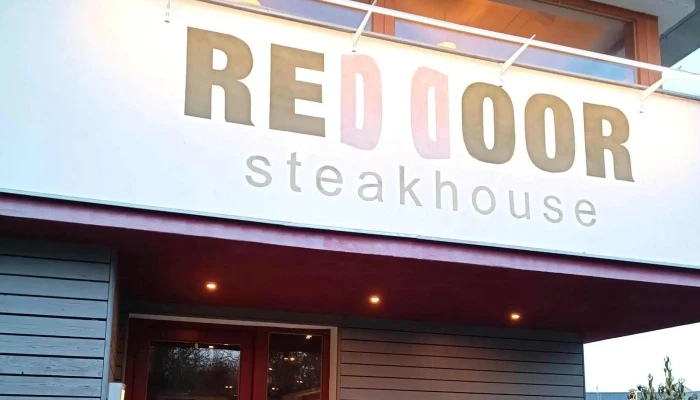 Red Door Steakhouse -  Restaurace - Zdibská 956