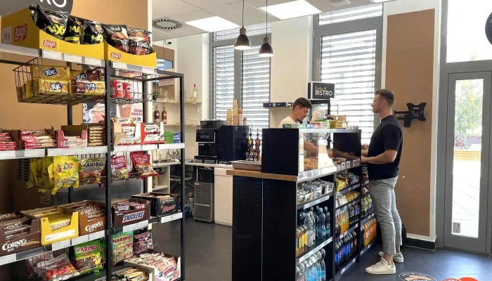 Refresh Bistro Kralupy Nad Vltavou Vzhled A Atmosfera - Palackého Nám. 1