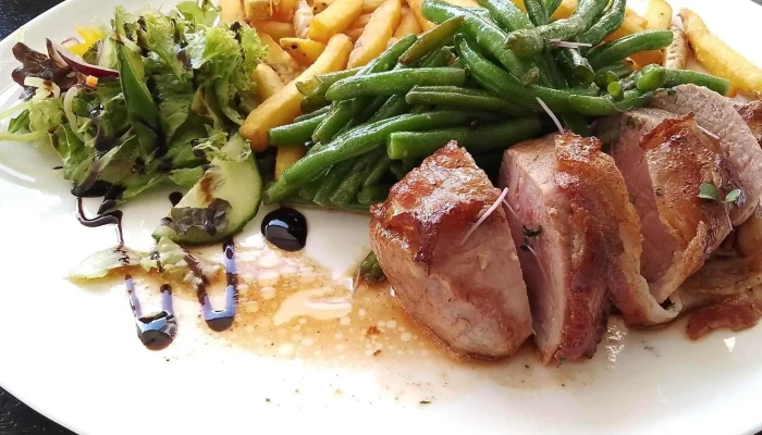 Restarurace Kavarna Kvetna Strani Května - Strání-květná
