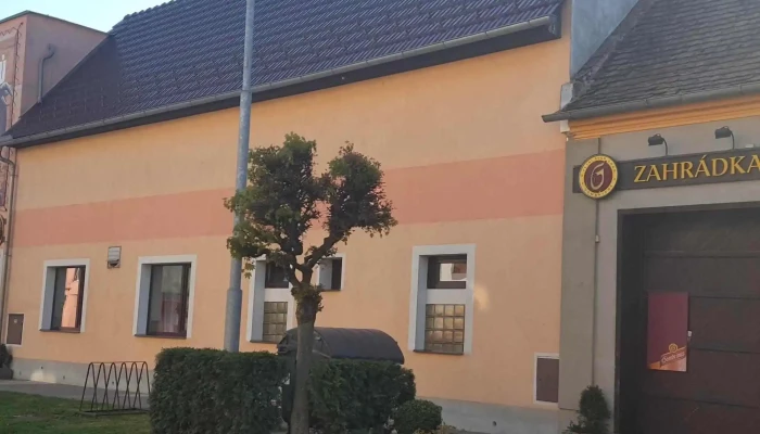 Restaurace -    Bowling Bar U Parizku Svatojanska 79 - Svatojánská 79