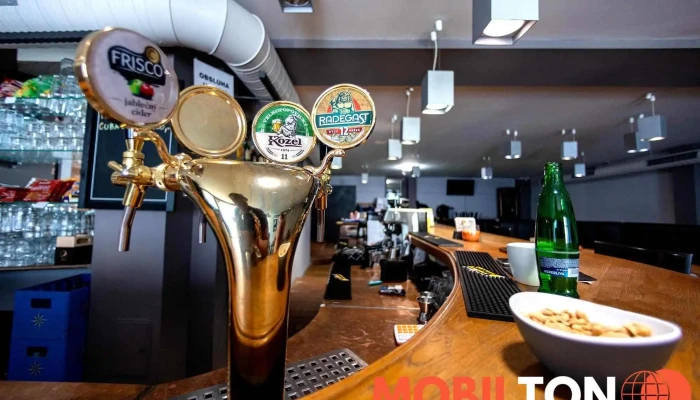 Restaurace A Bar Modra Hvezda Vse - Legionářů 50