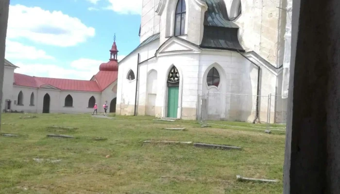Restaurace A Hotel U Simaka Poutni Kostel Sv Jana Nepomuckeho Na Zelene Hore - Radostín