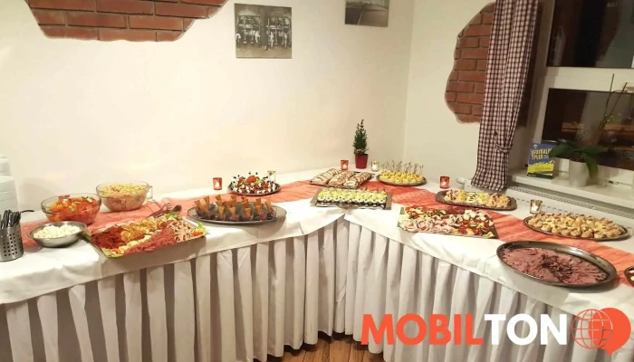 Restaurace A Penzion Hvezda Jidlo A Piti - Pražská 255/18