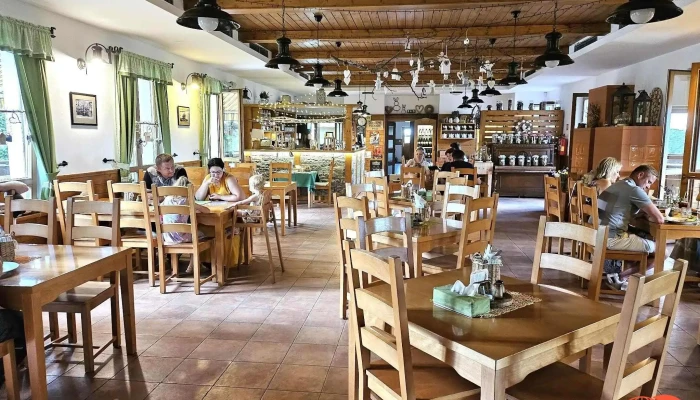 Restaurace A Penzion Na Pinduli -  Vzhled A Atmosfera - Březovská 86