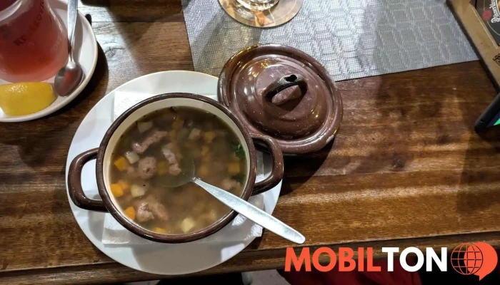 Restaurace A Penzion Pod Draci Skalou Polevka - Karlštejn