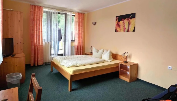 Restaurace A Penzion Tisuvka Pokoje - Cikháj