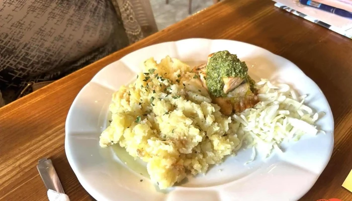 Restaurace A Penzion U Hajku Kysane Zeli - Masarykovo Nám. 10