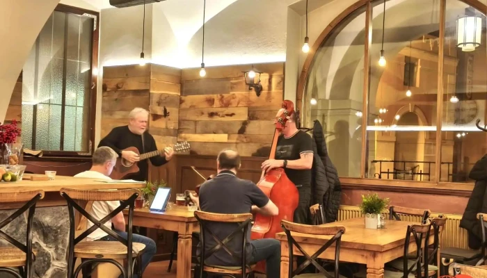 Restaurace A Sklepni Bar U Haviru Vzhled A Atmosfera - Šultysova 154/2