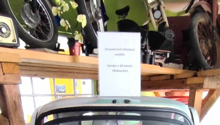 Restaurace A Veteran Muzeum Hledam - Podlesí