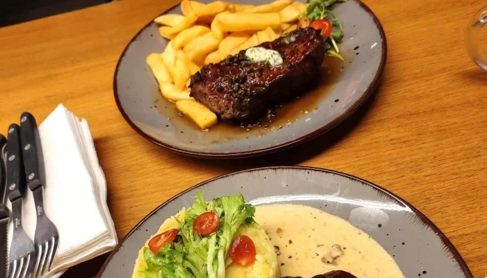 Restaurace Beroun Cesky Dvur Beroun Obedy Vecere Beroun Otevřeno Nyni - Centrum