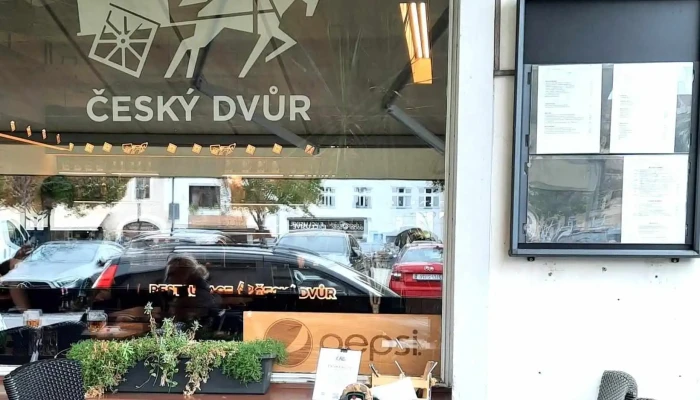 Restaurace Beroun Cesky Dvur Beroun Obedy Vecere Beroun Vzhled A Atmosfera - Centrum