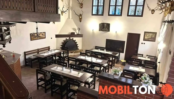 Restaurace Bila Pani Od Vlastnika - Karlštejn