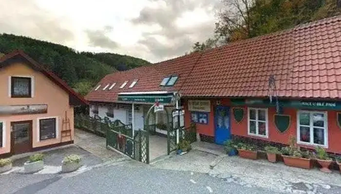 Restaurace Bila Pani Street View A 360deg - Karlštejn