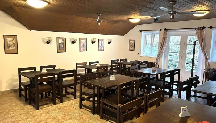 Restaurace Bila Pani Vse - Karlštejn