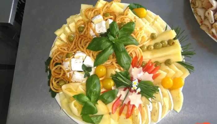 Restaurace Cerny Kun Jidlo A Piti - Nádražní 852