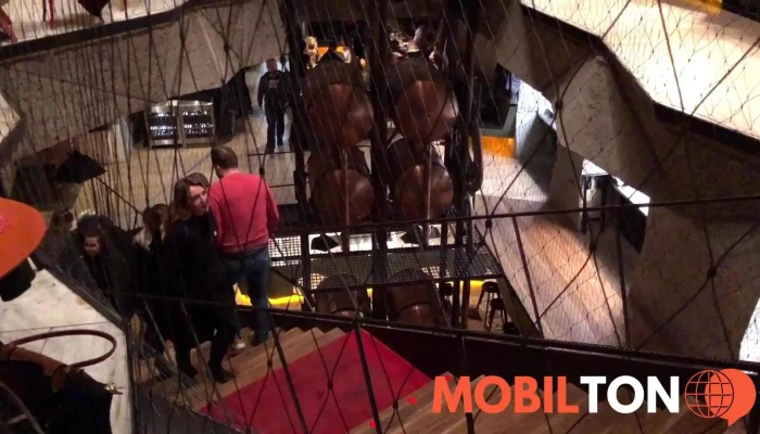 Restaurace Cerveny Jelen Vzhled A Atmosfera - Nové Město