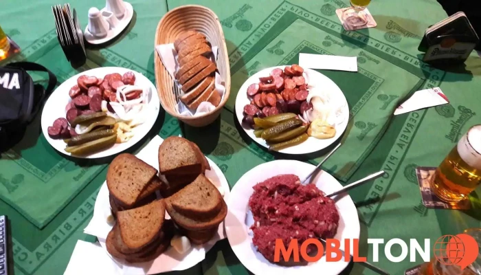 Restaurace Ceska Chalupa Jidlo A Piti - U Hluboké Studny 133