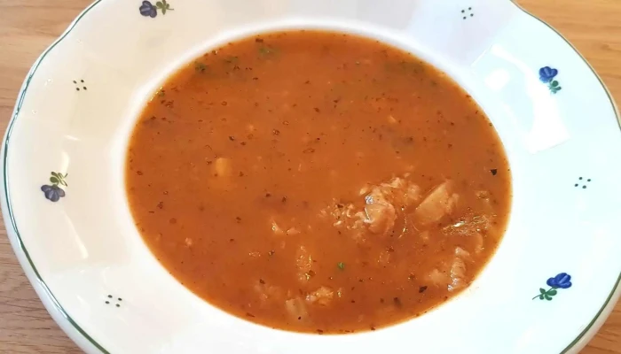 Restaurace Hladinka -  Webova Stranka - Nám. Svobody 1460
