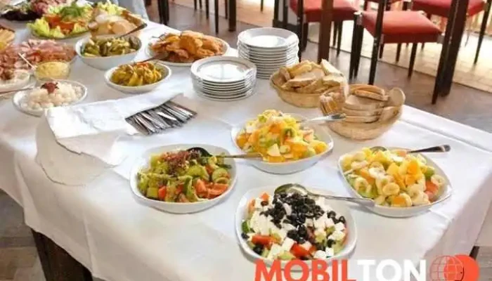 Restaurace Klub -  Jidlo A Piti - Revoluční 305