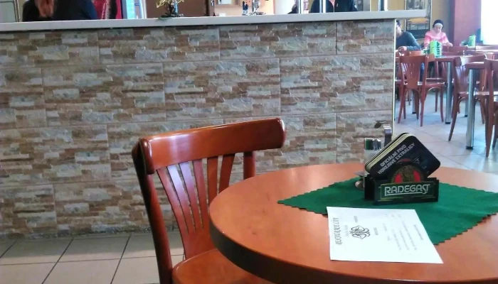 Restaurace Lipa Vzhled A Atmosfera - Nám. Míru 164