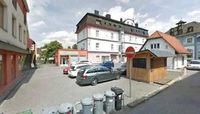 Restaurace Majeruv Dvur Street View A 360deg - Nerudova 141