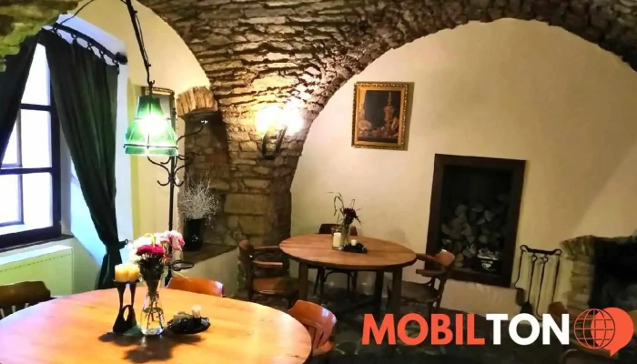 Restaurace Na Hradbach Vse - 9, Nám. Míru 10