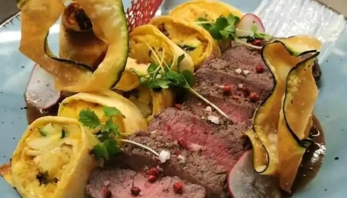 Restaurace Na Hradbach Zverina - 9, Nám. Míru 10