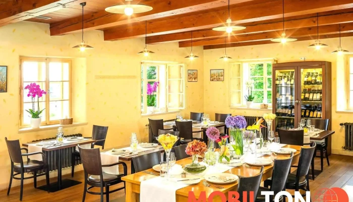 Restaurace Na Karlove Vzhled A Atmosfera - Na Karlově 97