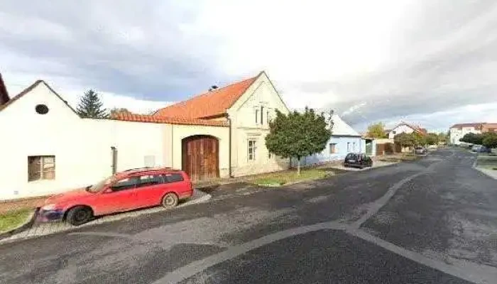 Restaurace Na Knizeci Street View A 360deg - Nám. Míru 23