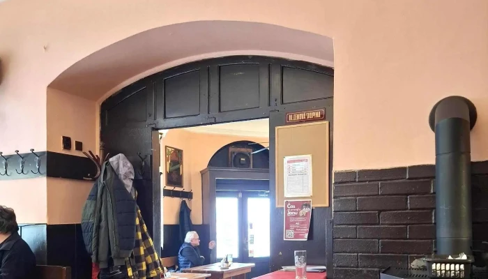 Restaurace Na Krizovatce Hodnoceni - Nové Město