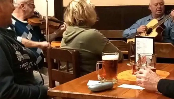 Restaurace Na Krizovatce Videa - Nové Město