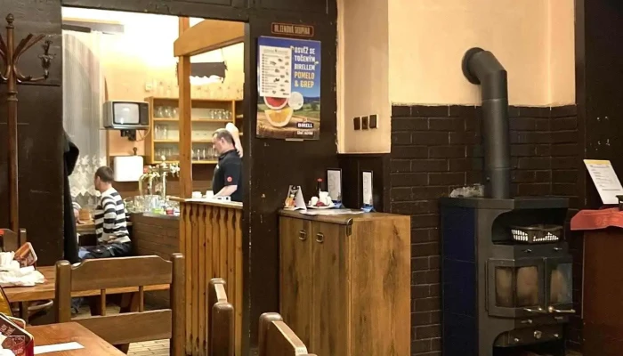 Restaurace Na Krizovatce Vzhled A Atmosfera - Nové Město