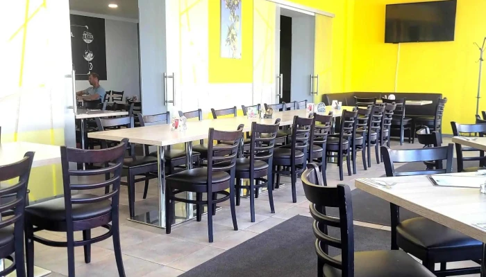 Restaurace Na Mlikarne Vzhled A Atmosfera - Blanická 816