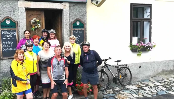 Restaurace Na Nove Blizko Mě - 49°45'34.3"n 14°31'39.5"e