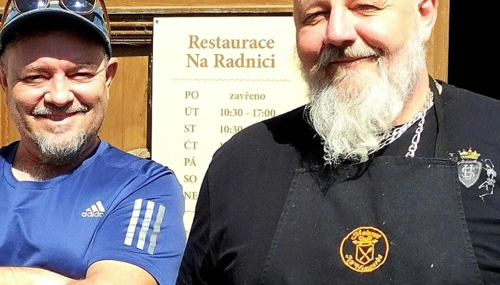 Restaurace Na Radnici -  Hledam - Nám. Hilmarovo 16