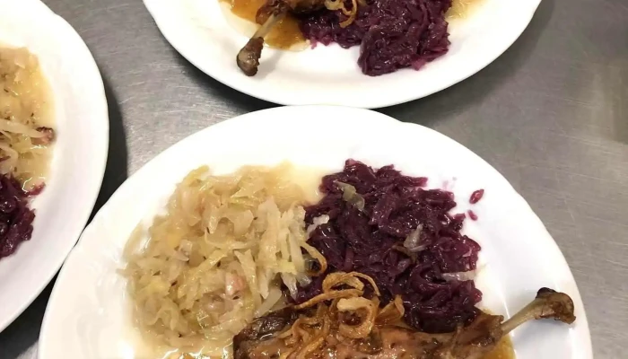 Restaurace Na Ruzku Jidlo A Piti - Husova 532